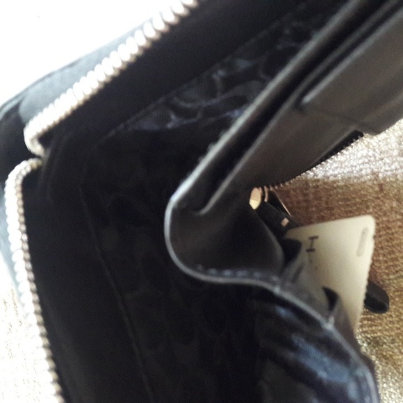 Coach Black Leather Wallet - Still Has Tags - Picture 5 of 6